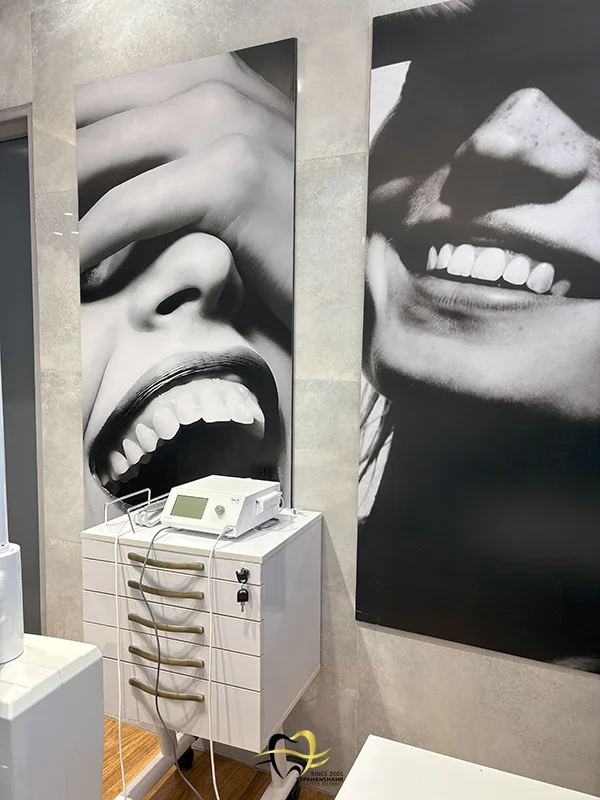 اتاق VIP دندانپزشکی با تجهیزات مدرن و محیطی آرام در اصفهان